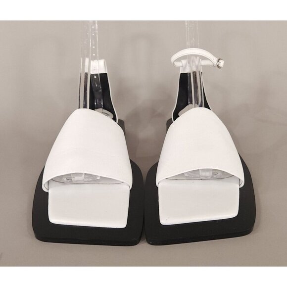 Flat Apartment Chain Strap Sandals Size 38 8 Women's White Leather $470 - Picture 4 of 12